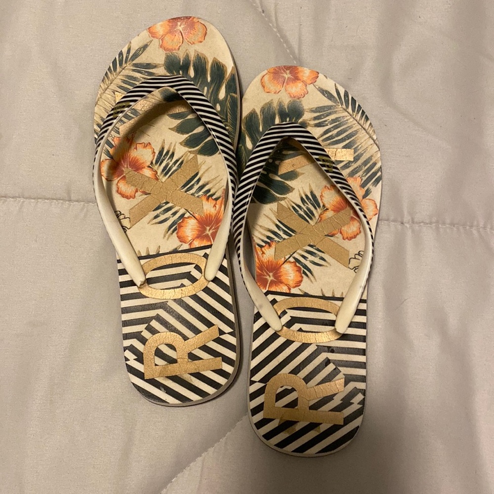 ROXY flip flops